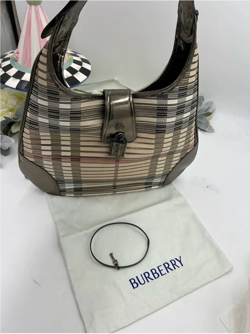 Women’s Burberry Brook hobo bag canvas check made in Italy pristine condition